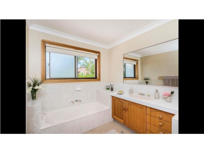 9 Stevenson Court, Carindale QLD 4152