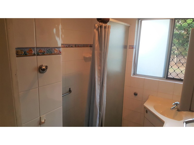 33 Bushmills Court, Hillcrest QLD 4118