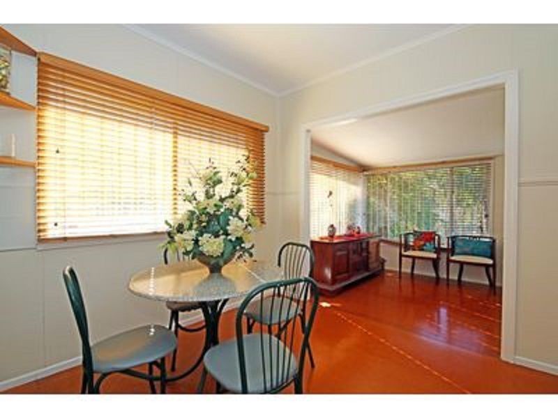 12 Stanton Street, Cannon Hill QLD 4170