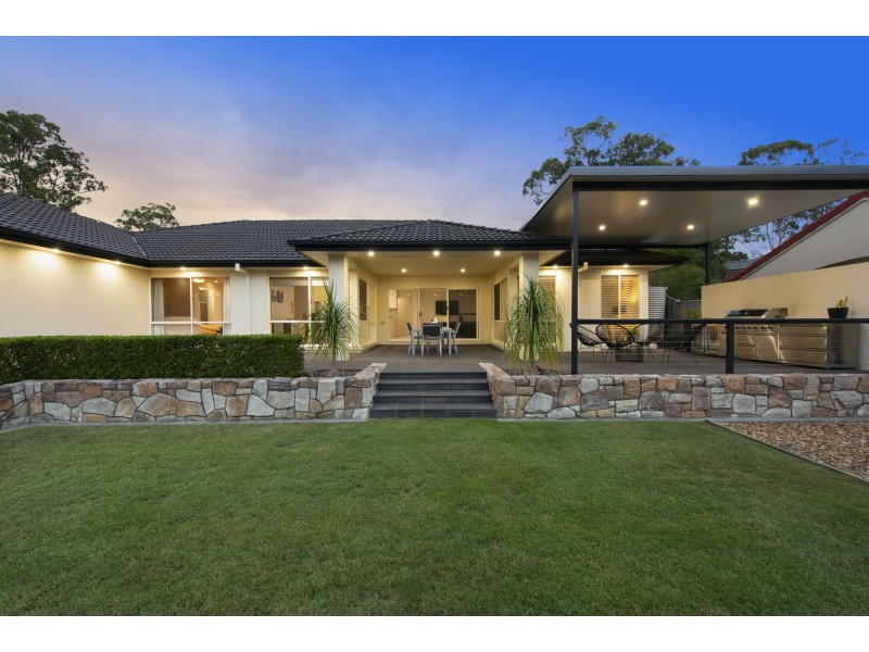 5 Camberwell Place, Forest Lake QLD 4078