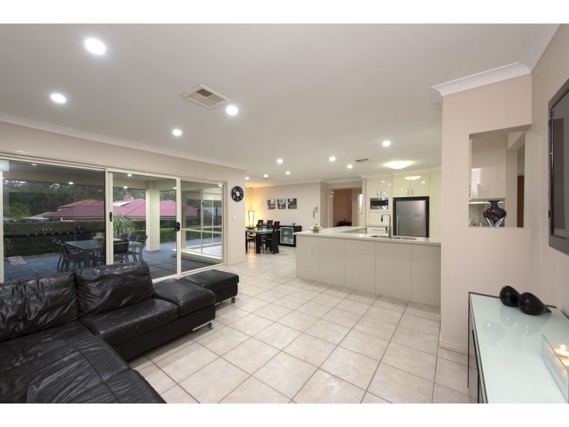 5 Camberwell Place, Forest Lake QLD 4078