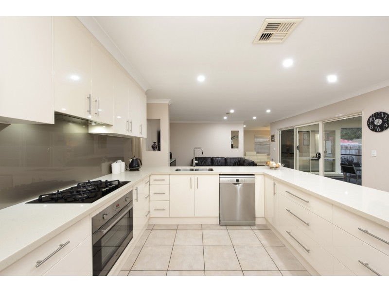5 Camberwell Place, Forest Lake QLD 4078