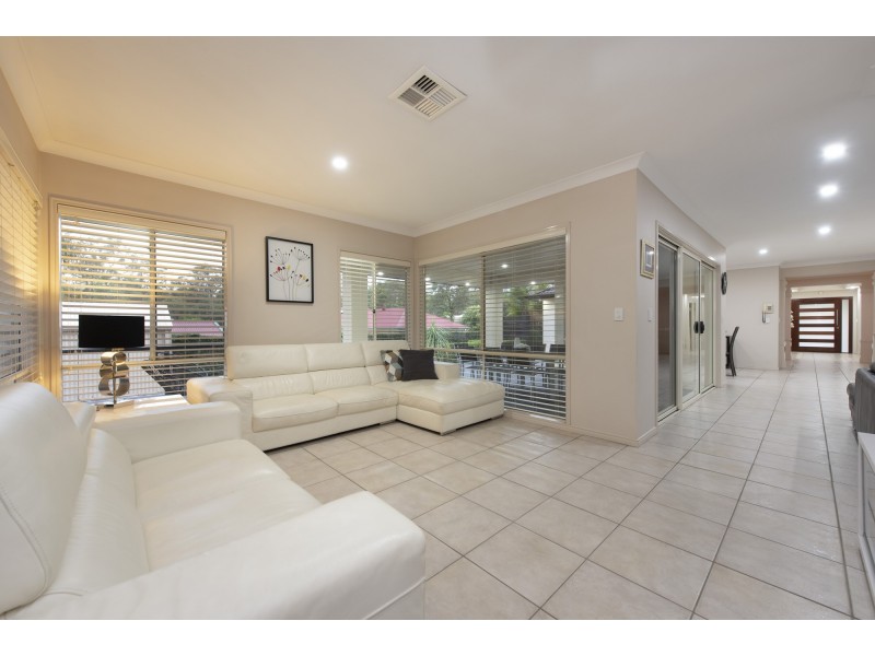 5 Camberwell Place, Forest Lake QLD 4078