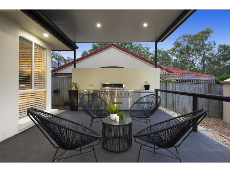 5 Camberwell Place, Forest Lake QLD 4078