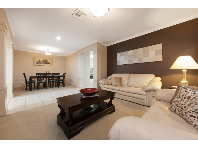 5 Camberwell Place, Forest Lake QLD 4078