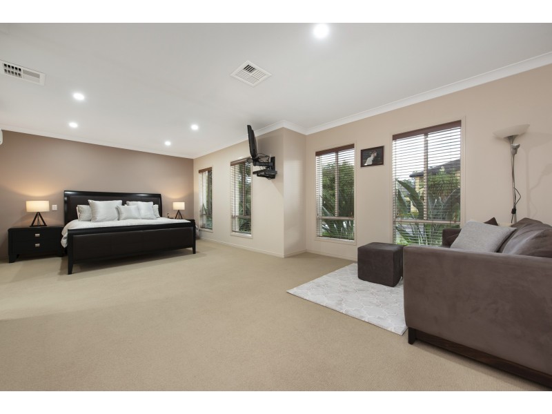 5 Camberwell Place, Forest Lake QLD 4078