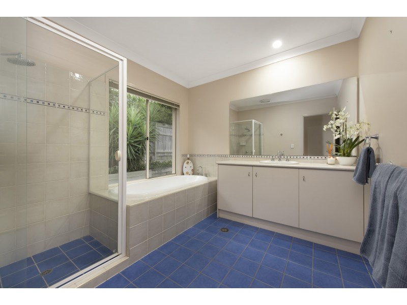 5 Camberwell Place, Forest Lake QLD 4078