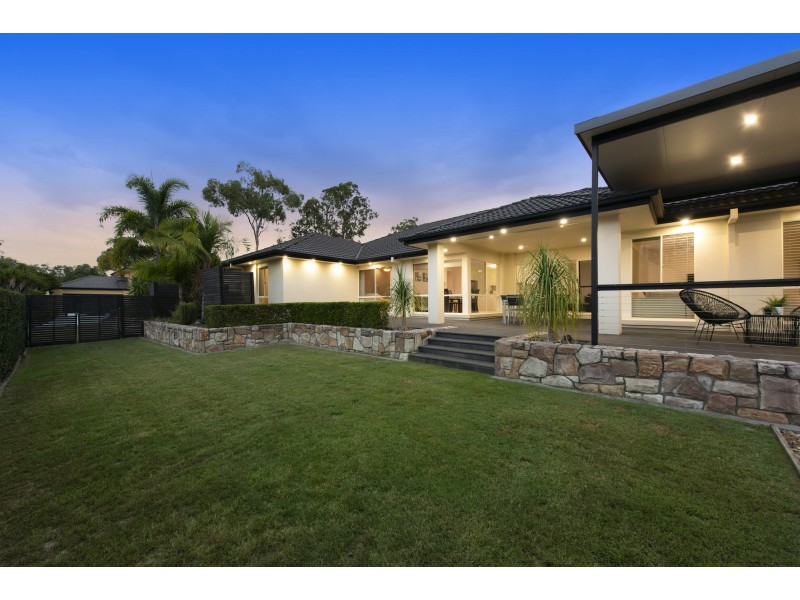 5 Camberwell Place, Forest Lake QLD 4078