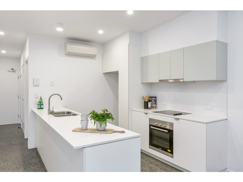 302/27 Ekibin Road, Annerley QLD 4103