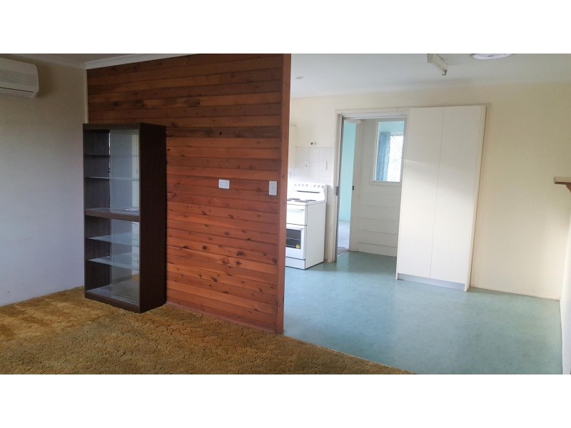 33 Bushmills Court, Hillcrest QLD 4118