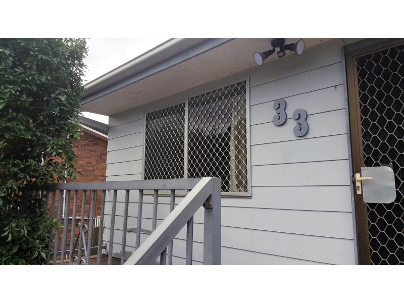 33 Bushmills Court, Hillcrest QLD 4118