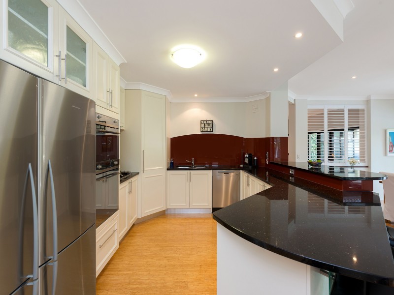 11 Samuel Place, Sinnamon Park QLD 4073