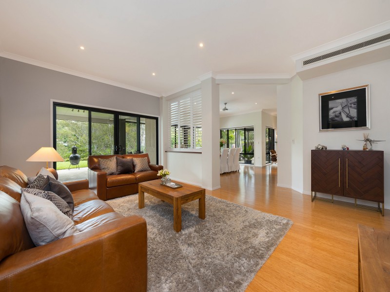 11 Samuel Place, Sinnamon Park QLD 4073