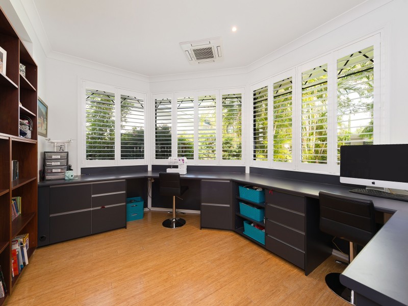 11 Samuel Place, Sinnamon Park QLD 4073