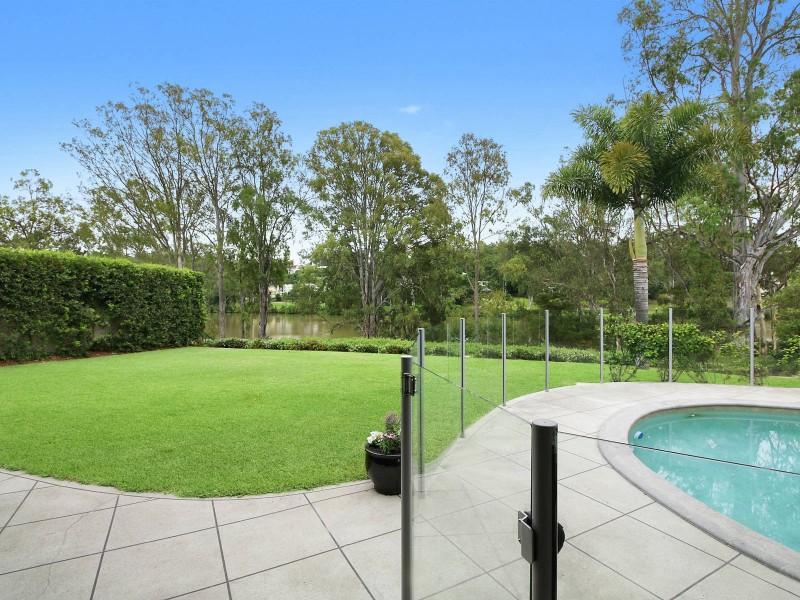 11 Samuel Place, Sinnamon Park QLD 4073