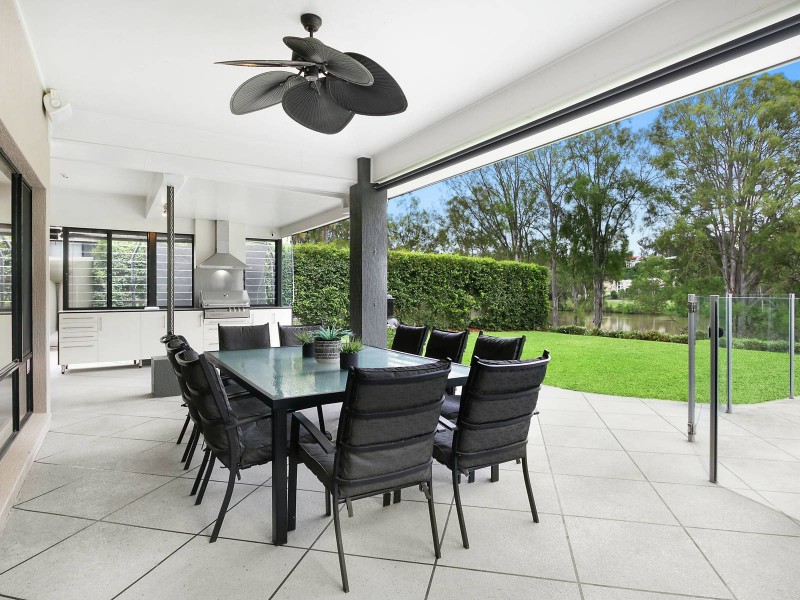 11 Samuel Place, Sinnamon Park QLD 4073