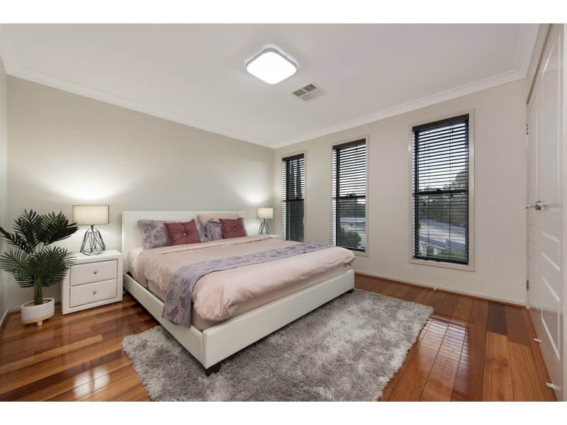 17 Staveley Close, Sinnamon Park QLD 4073