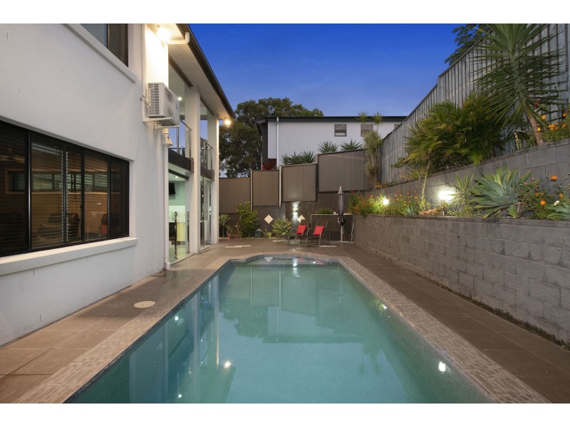 17 Staveley Close, Sinnamon Park QLD 4073