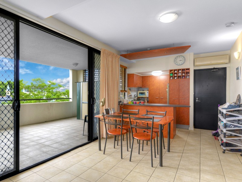2B/90 Kensington Terrace, Toowong QLD 4066