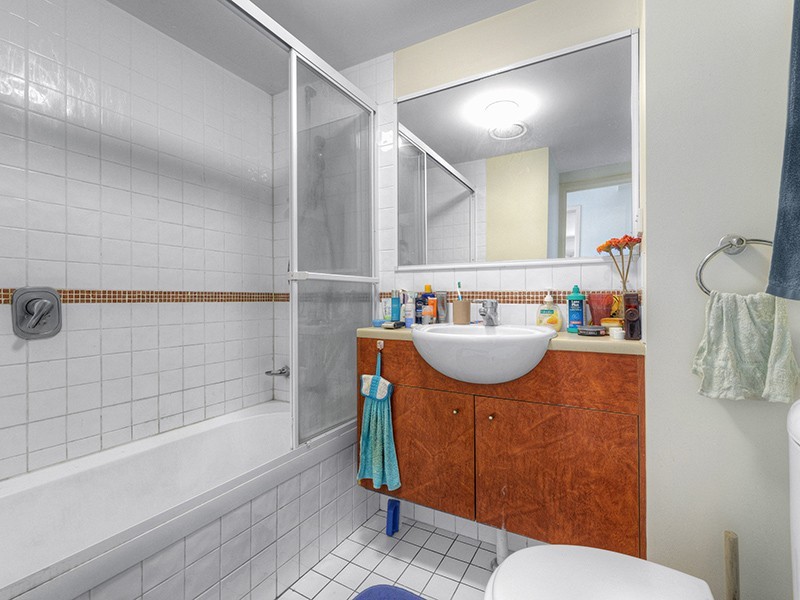 2B/90 Kensington Terrace, Toowong QLD 4066