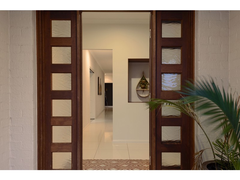 105 Thomas MacLeod Avenue, Sinnamon Park QLD 4073