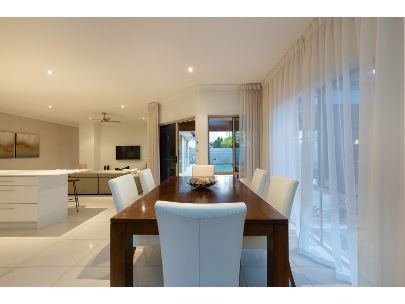 105 Thomas MacLeod Avenue, Sinnamon Park QLD 4073