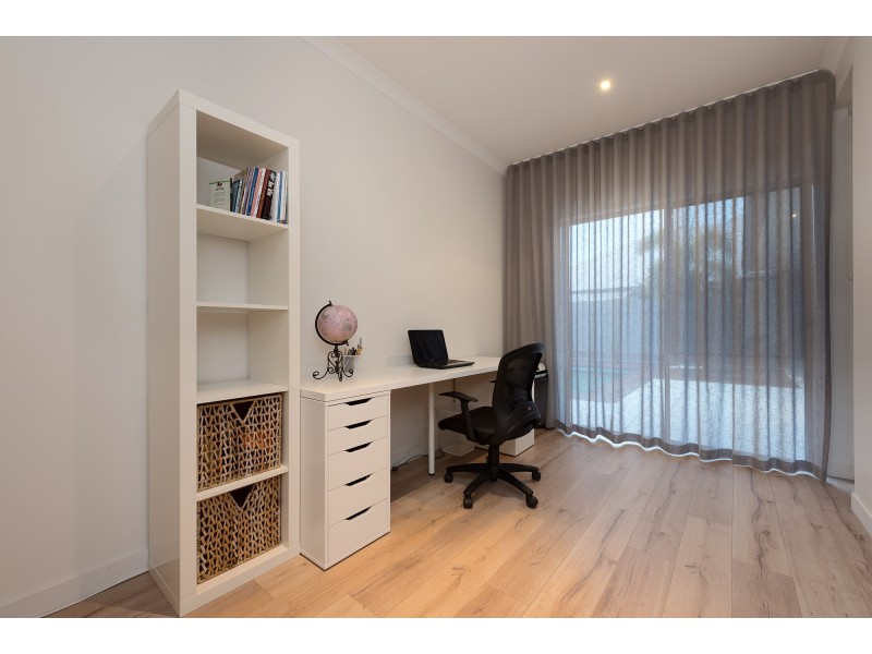 105 Thomas MacLeod Avenue, Sinnamon Park QLD 4073