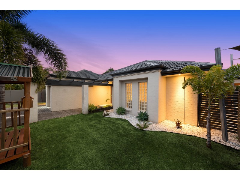 105 Thomas MacLeod Avenue, Sinnamon Park QLD 4073