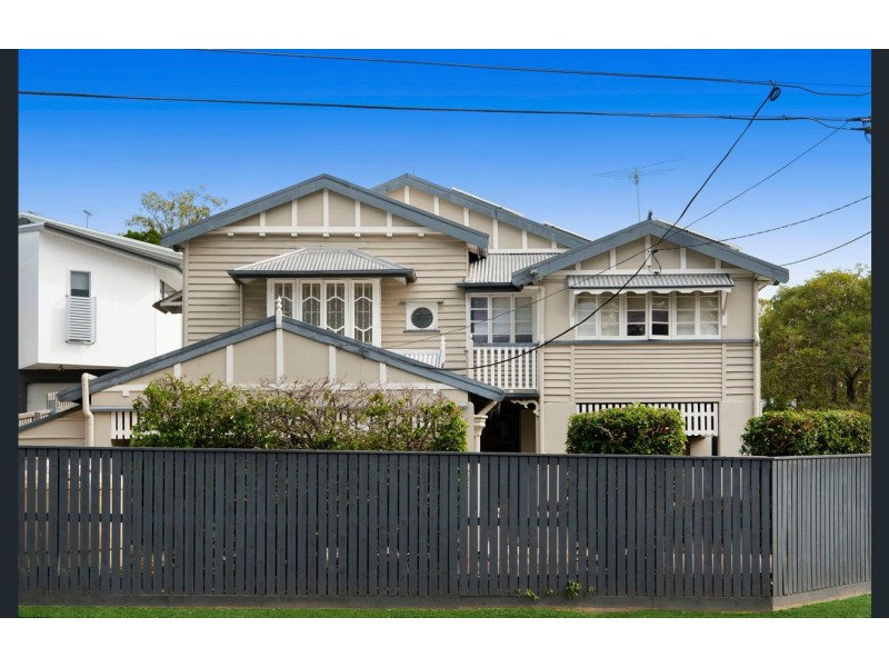 72 Riding Road, Hawthorne QLD 4171