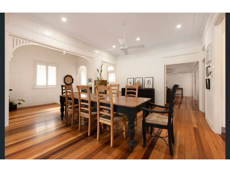 72 Riding Road, Hawthorne QLD 4171