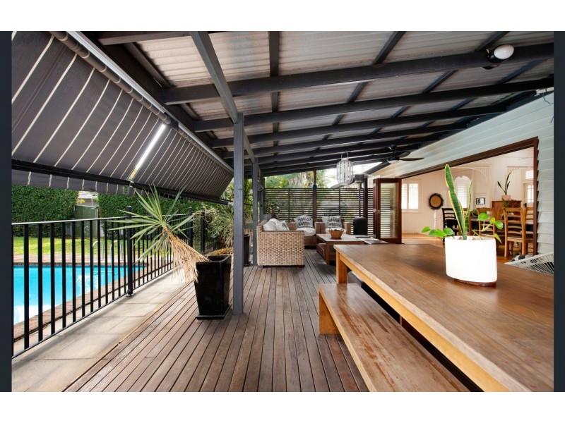 72 Riding Road, Hawthorne QLD 4171