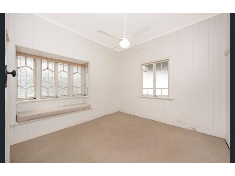 72 Riding Road, Hawthorne QLD 4171