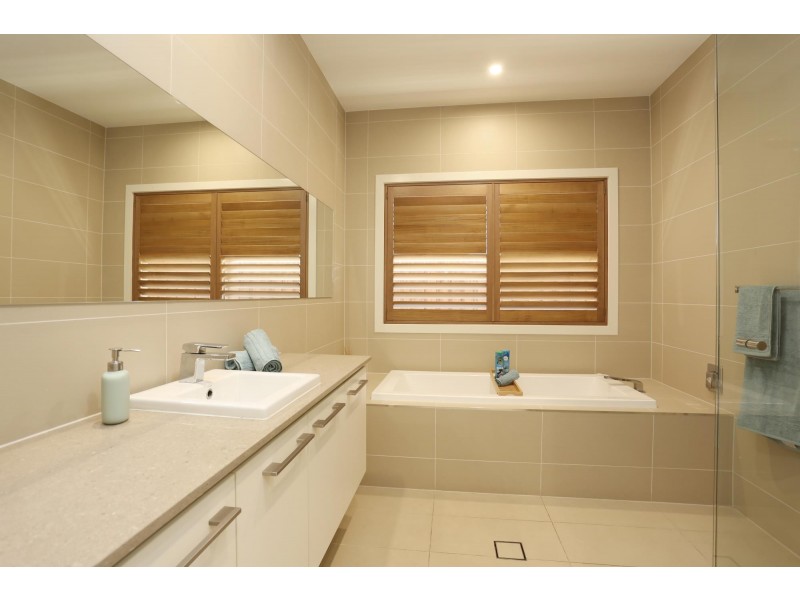 8 Grasslands Street, Yarrabilba QLD 4207