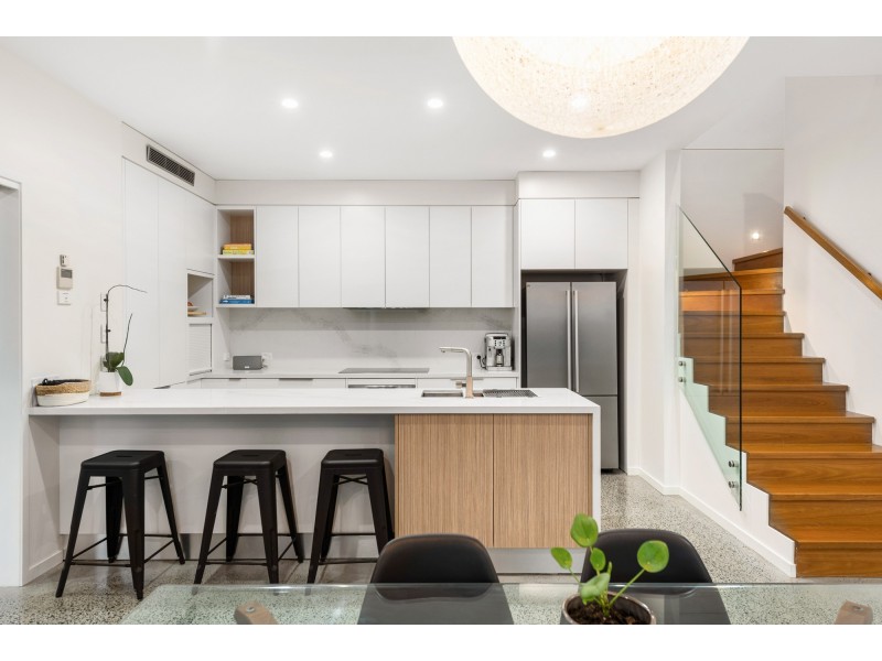 59 Waterline Crescent, Bulimba QLD 4171