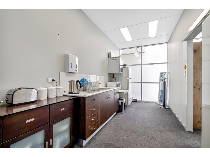 92 Cleveland Street, Greenslopes QLD 4120