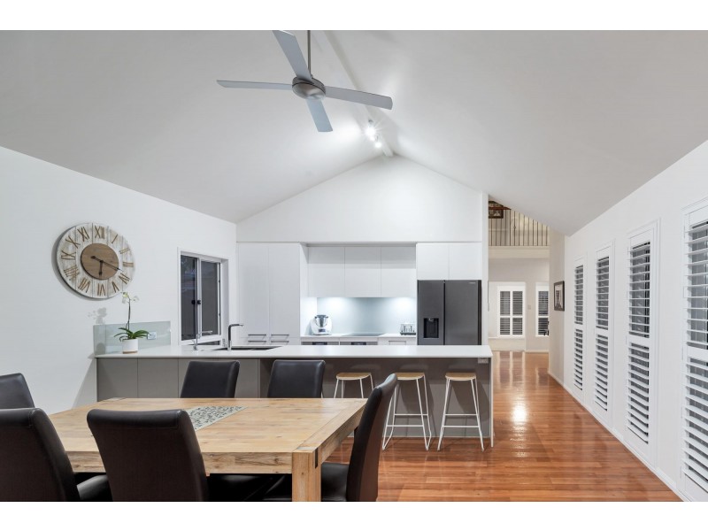 3 Joseph Place, Sinnamon Park QLD 4073