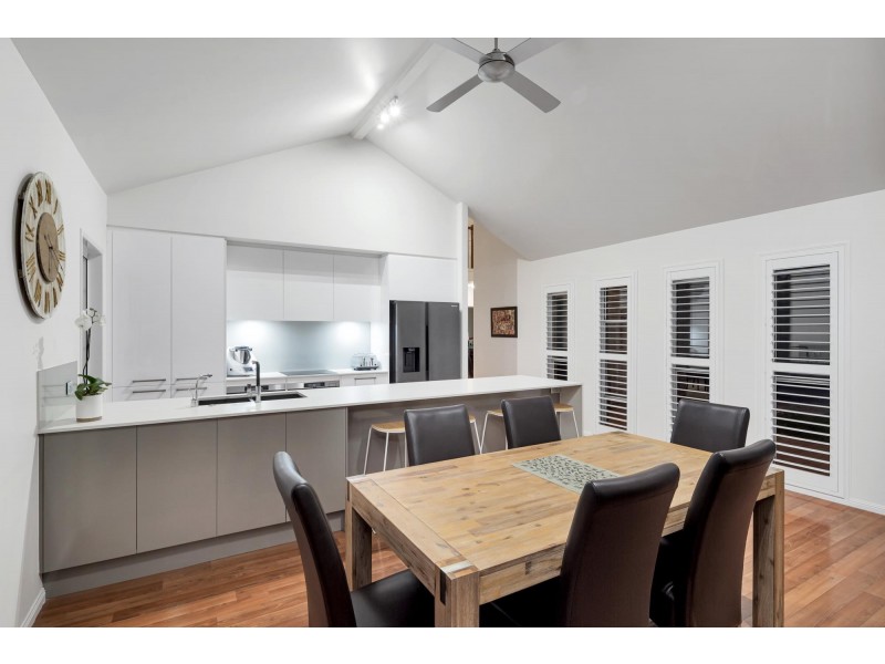3 Joseph Place, Sinnamon Park QLD 4073