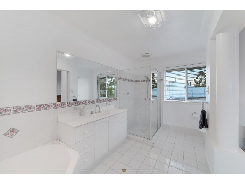 3 Joseph Place, Sinnamon Park QLD 4073