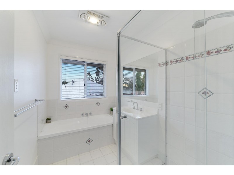3 Joseph Place, Sinnamon Park QLD 4073