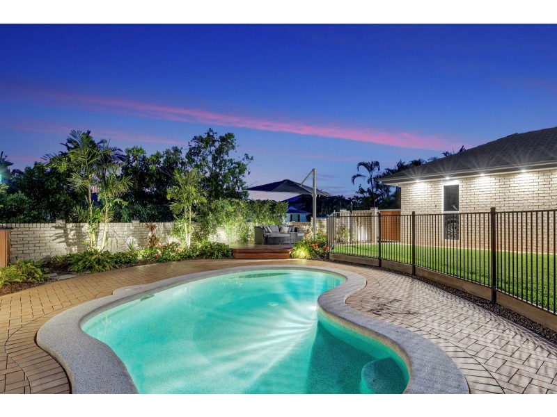 3 Joseph Place, Sinnamon Park QLD 4073