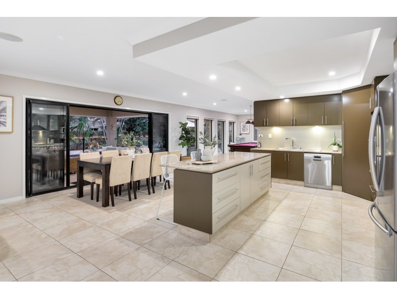 16 Rowallan Close, Westlake QLD 4074
