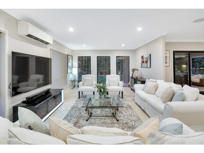 16 Rowallan Close, Westlake QLD 4074
