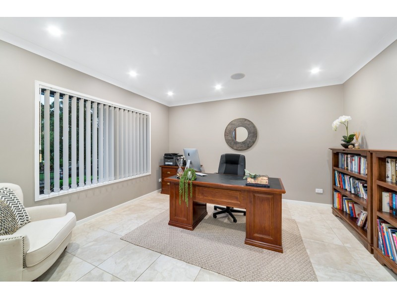 16 Rowallan Close, Westlake QLD 4074