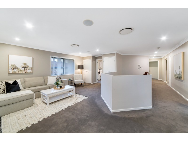 16 Rowallan Close, Westlake QLD 4074