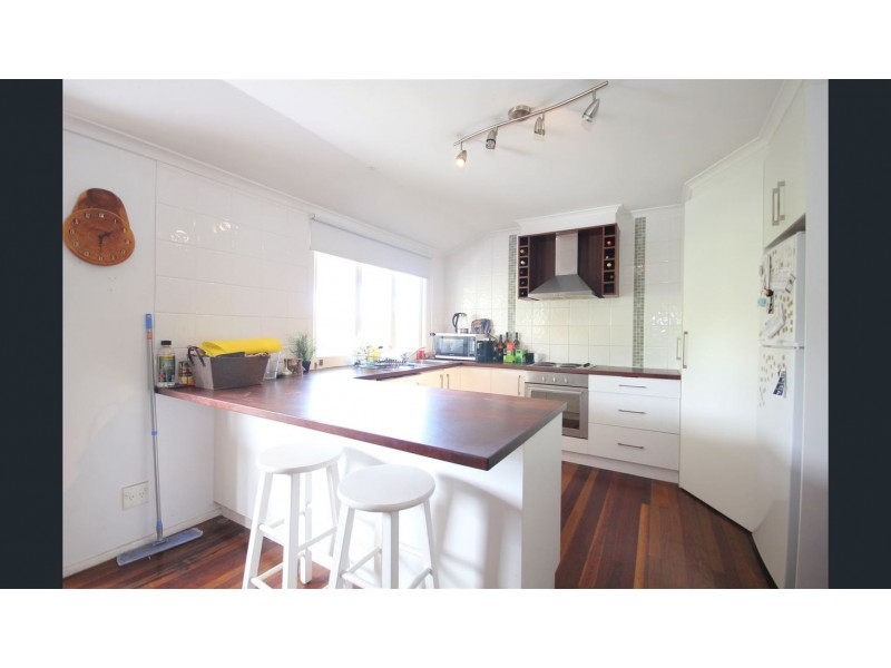 6 Mee Street, Carina QLD 4152