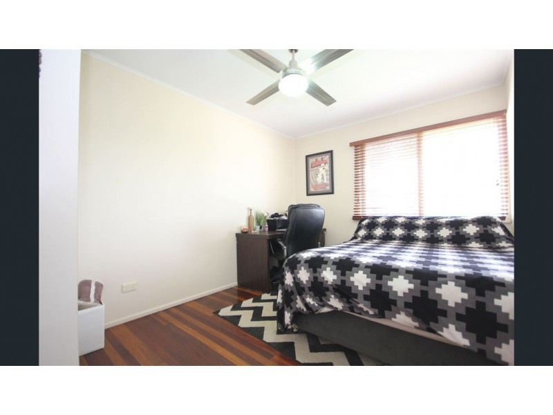 6 Mee Street, Carina QLD 4152