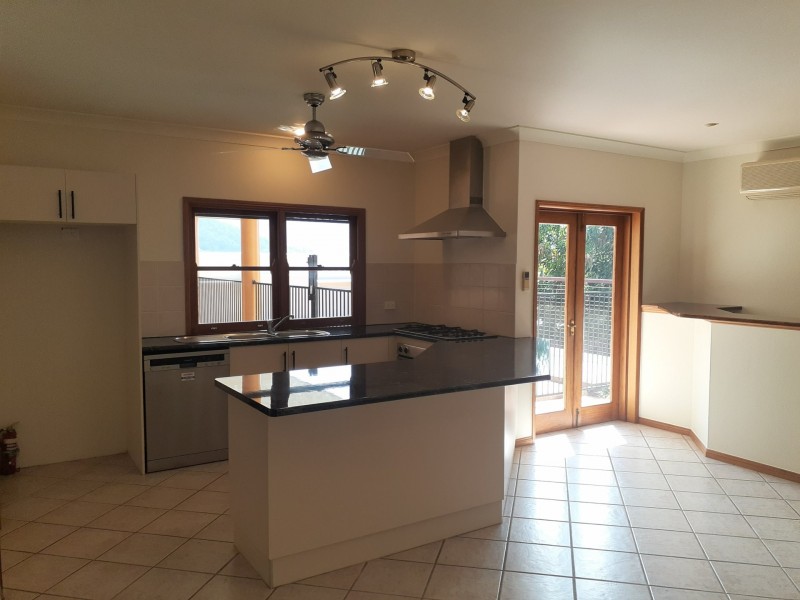 21 Lookout Tce, Trinity Beach QLD 4879