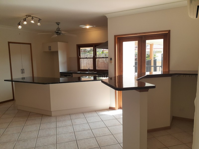 21 Lookout Tce, Trinity Beach QLD 4879