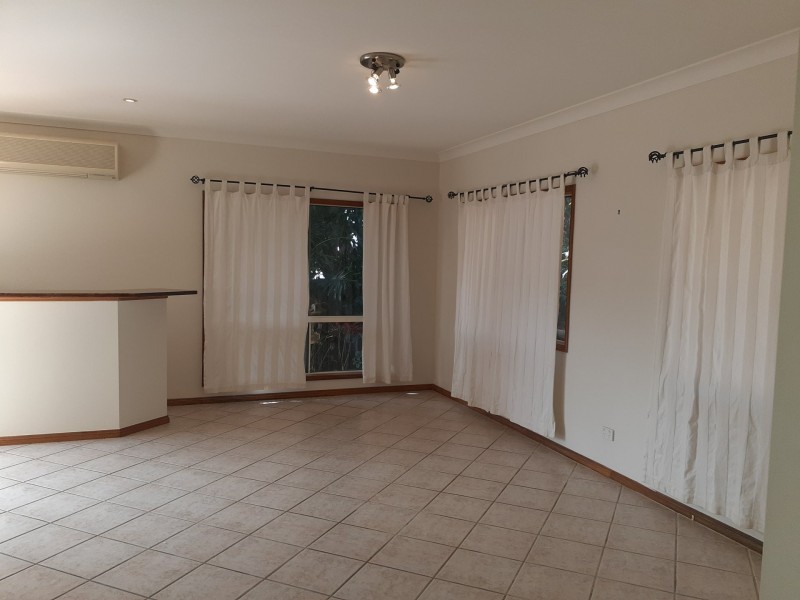 21 Lookout Tce, Trinity Beach QLD 4879