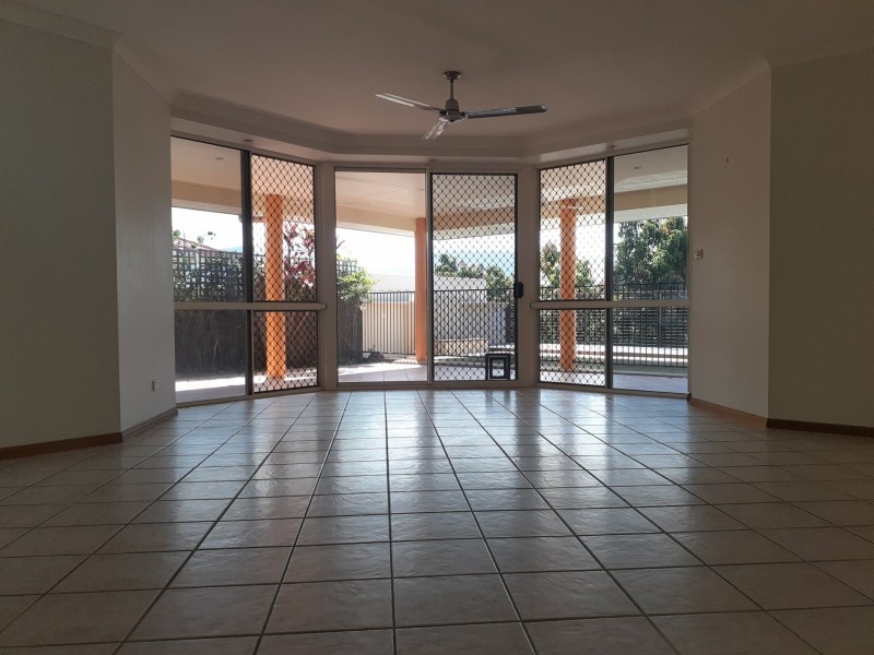 21 Lookout Tce, Trinity Beach QLD 4879
